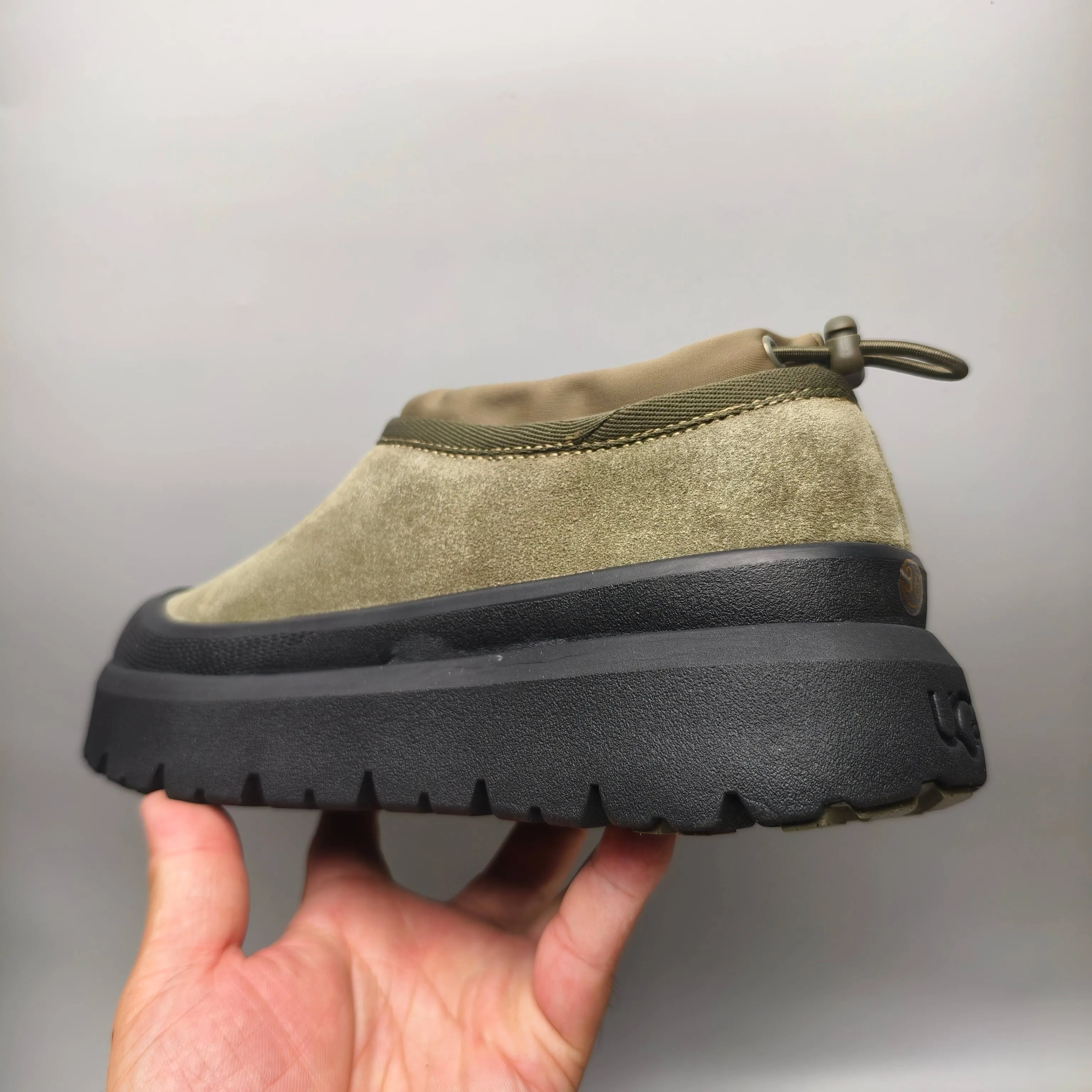 💰520 UGG sheepskin all-in-one snow boots 4096 slip-on casual trendy Wang Yibo men's and women's shoes Color: white red black blue yellow light gray dark gray green Matching sizes: 35-45